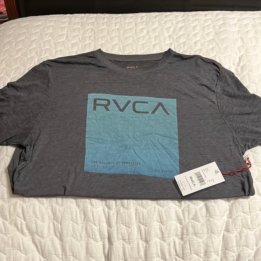 Brand New RVCA short sleeve shirt (Size XL)